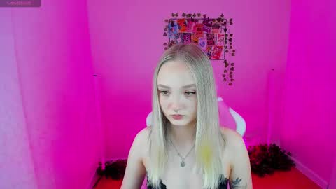 Snapshot of susan__clark chatting on 8, 3, 2025 Annie online show from 8, 3, 2025