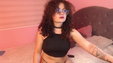 Snapshot of susan_bluee chatting on 7, 3, 2025 Susan online show from 7, 3, 2025