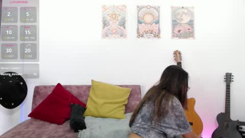 Susana hendrix    online show from 13, 9, 2025