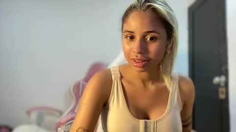 Snapshot of susandolls_ chatting on 18, 11, 2025 susan online show from 18, 11, 2025