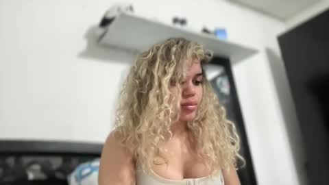 Snapshot of susandolls_ chatting on 22, 12, 2025 susan online show from 22, 12, 2025