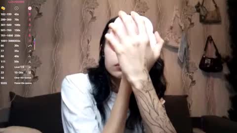 Snapshot of susannahmcdade chatting on 17, 12, 2025 Kate online show from 17, 12, 2025