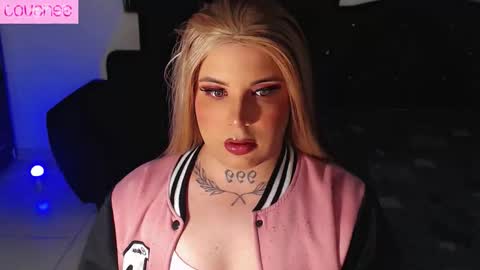 Snapshot of susej_exotic69 chatting on 30, 11, 2025 ale online show from 30, 11, 2025