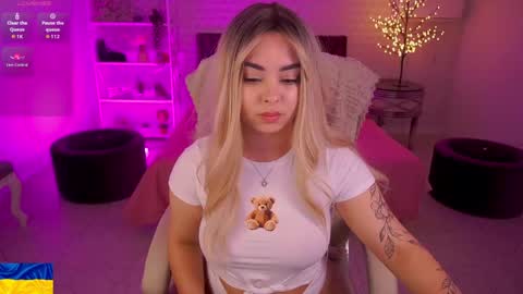 Snapshot of susiewood chatting on 15, 4, 2026 Susie online show from 15, 4, 2026