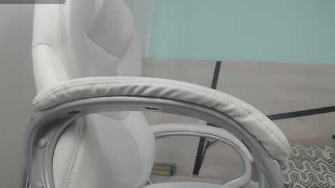 sussy leon online show from 20, 2, 2025