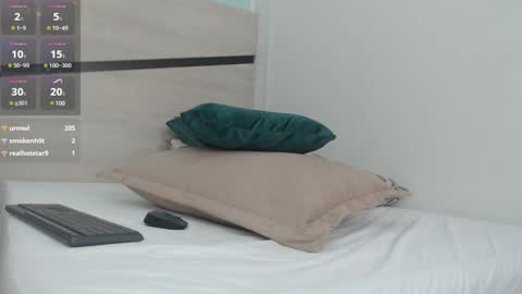 sussy leon online show from 10, 3, 2025