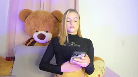 Snapshot of suzan__cooper2 chatting on 20, 1, 2025 suzan__cooper2 online show from 20, 1, 2025