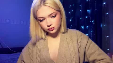 Snapshot of suzannabarmes chatting on 17, 3, 2026 Stacy online show from 17, 3, 2026