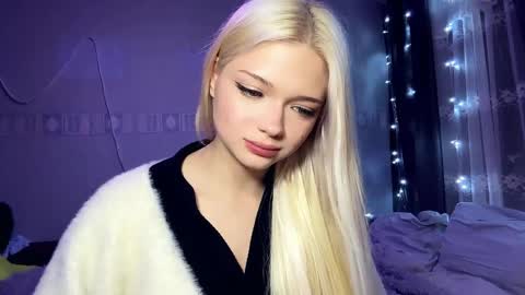 Snapshot of suzannabarmes chatting on 7, 4, 2026 Stacy online show from 7, 4, 2026