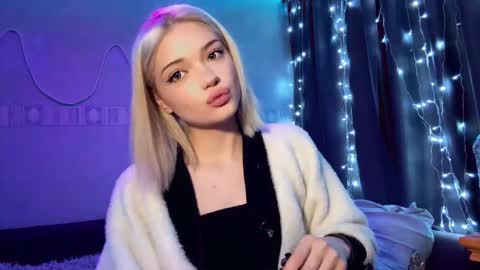 Snapshot of suzannabarmes chatting on 20, 4, 2026 Stacy online show from 20, 4, 2026