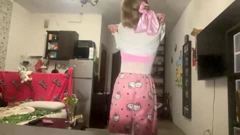 Suzanna online show from 16, 4, 2026