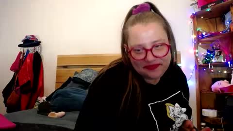 Snapshot of suziestardust chatting on 21, 3, 2026 suzie stardust online show from 21, 3, 2026