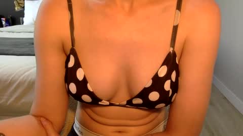 The real sugar baby   Suzy Summer   online show from 16, 1, 2025