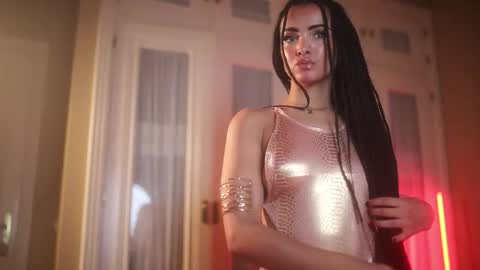 suzysuza online show from 3, 11, 2025