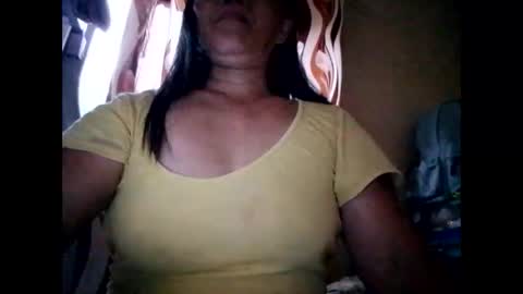 Snapshot of suzzie_hot chatting on 4, 1, 2025 suzzie_hot online show from 4, 1, 2025