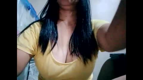 Snapshot of suzzie_hot chatting on 17, 1, 2025 suzzie_hot online show from 17, 1, 2025