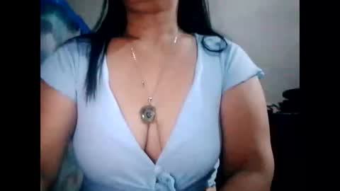 Snapshot of suzzie_hot chatting on 26, 1, 2025 suzzie_hot online show from 26, 1, 2025