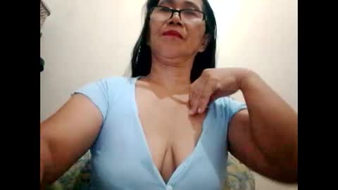 Snapshot of suzzie_hot chatting on 15, 2, 2025 suzzie_hot online show from 15, 2, 2025