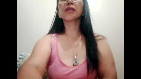 Snapshot of suzzie_hot chatting on 27, 2, 2025 suzzie_hot online show from 27, 2, 2025