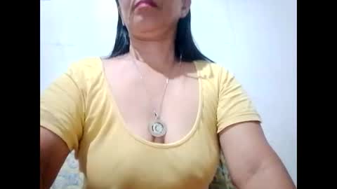 Snapshot of suzzie_hot chatting on 2, 3, 2025 suzzie_hot online show from 2, 3, 2025
