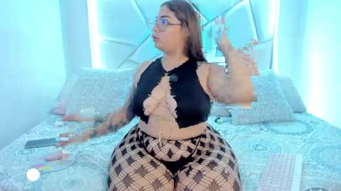 Nikki model independent online show from 3, 4, 2026