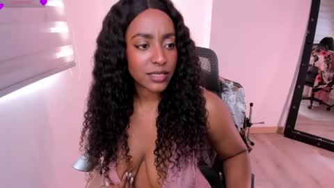 Snapshot of sweer_oshun chatting on 8, 5, 2026 Evangeline online show from 8, 5, 2026