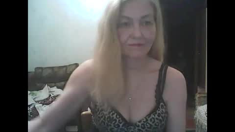 Snapshot of sweet4blonde609 chatting on 2, 1, 2025 sweet4blonde609 online show from 2, 1, 2025
