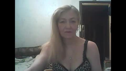 Snapshot of sweet4blonde67 chatting on 3, 2, 2025 sweet4blonde67 online show from 3, 2, 2025