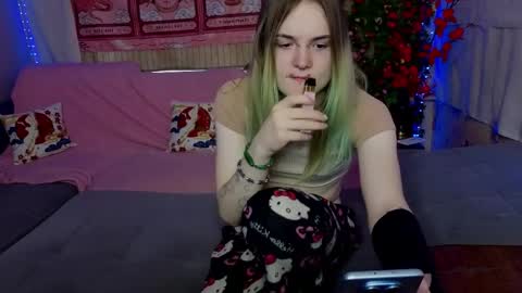 Snapshot of sweet4t chatting on 7, 4, 2026 Haeyang Torry online show from 7, 4, 2026