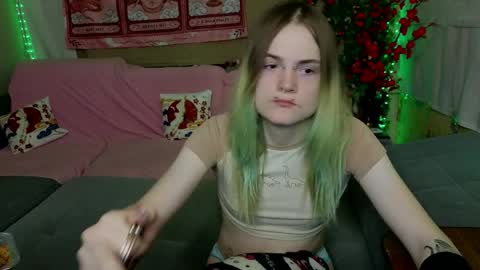 Snapshot of sweet4t chatting on 7, 4, 2026 Haeyang Torry online show from 7, 4, 2026