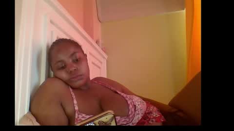 Snapshot of sweet52537 chatting on 19, 11, 2025 sweet52537 online show from 19, 11, 2025