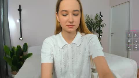 Snapshot of sweet__monica chatting on 5, 8, 2026 Monica GTM 3MoTuWeFrSa 500pm-1000pm online show from 5, 8, 2026
