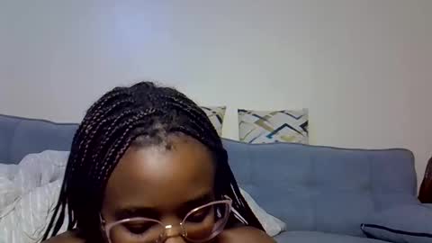 Snapshot of sweet__pixiee chatting on 5, 12, 2025 pixiee online show from 5, 12, 2025