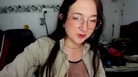 Snapshot of sweet__suck69bitch chatting on 29, 6, 2026 sweet__suck69bitch online show from 29, 6, 2026