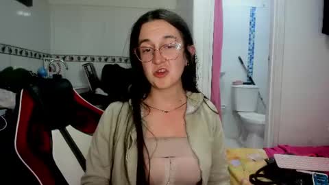 Snapshot of sweet__suck69bitch chatting on 23, 7, 2026 sweet__suck69bitch online show from 23, 7, 2026