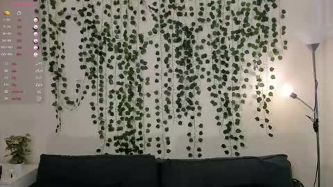 Snapshot of sweet_and_flirt chatting on 17, 10, 2025 Alice online show from 17, 10, 2025