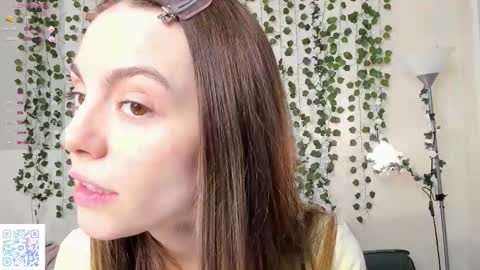 Snapshot of sweet_and_flirt chatting on 24, 10, 2025 Alice online show from 24, 10, 2025