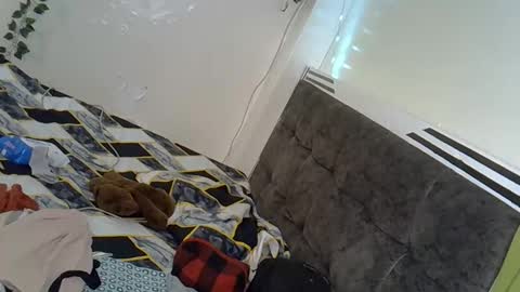 Snapshot of sweet_angie01 chatting on 22, 10, 2025 angie online show from 22, 10, 2025