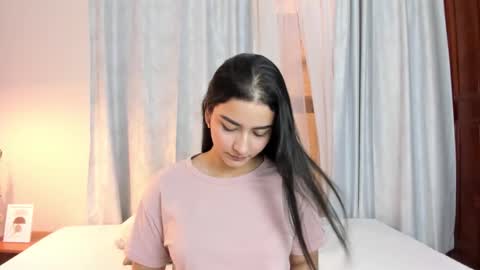 Snapshot of sweet_aura31 chatting on 25, 3, 2026 Aura online show from 25, 3, 2026