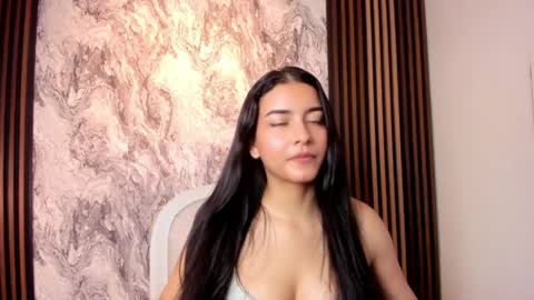 Snapshot of sweet_aura31 chatting on 5, 4, 2026 Aura online show from 5, 4, 2026