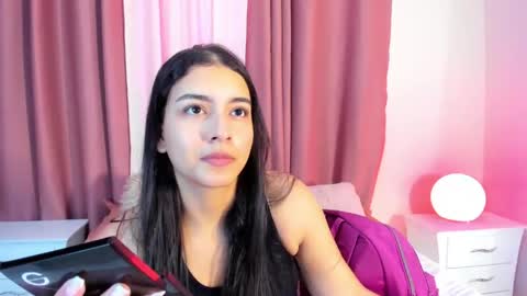 Snapshot of sweet_aura31 chatting on 9, 4, 2026 Aura online show from 9, 4, 2026