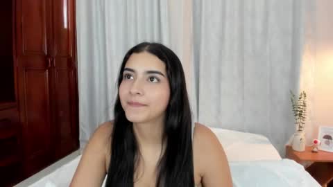 Snapshot of sweet_aura31 chatting on 23, 4, 2026 Aura online show from 23, 4, 2026