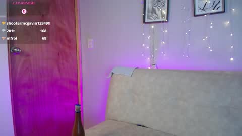 Snapshot of sweet_bella_valery_ chatting on 16, 3, 2026 Bella Valery online show from 16, 3, 2026