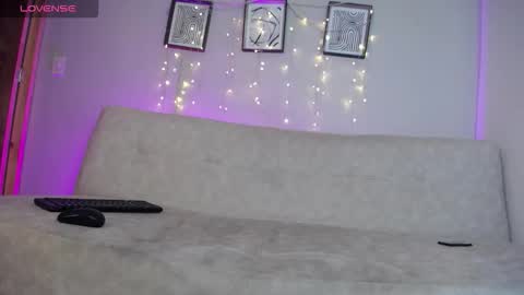 Snapshot of sweet_bella_valery_ chatting on 16, 3, 2026 Bella Valery online show from 16, 3, 2026