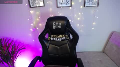 Snapshot of sweet_bella_valery_ chatting on 19, 3, 2026 Bella Valery online show from 19, 3, 2026