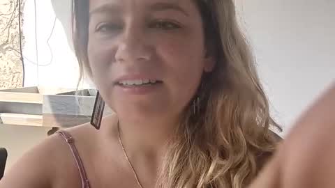 Snapshot of sweet_bella_valery_ chatting on 24, 3, 2026 Bella Valery online show from 24, 3, 2026