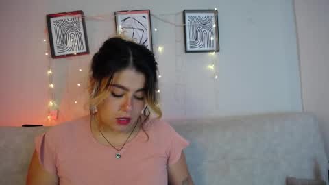 Snapshot of sweet_bella_valery_ chatting on 13, 4, 2026 Bella Valery online show from 13, 4, 2026