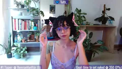 Snapshot of sweet_bluee chatting on 26, 3, 2026 Tutti online show from 26, 3, 2026