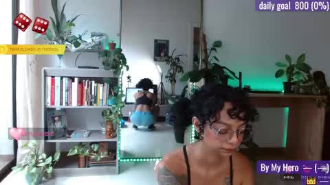 Snapshot of sweet_bluee chatting on 30, 3, 2026 Tutti online show from 30, 3, 2026