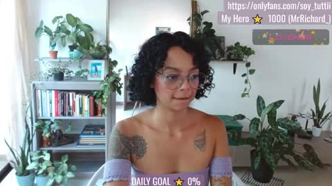 Snapshot of sweet_bluee chatting on 22, 5, 2026 Tutti online show from 22, 5, 2026